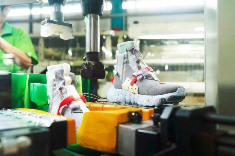 Space Hippie, la colección de calzado exploratorio de Nike construida con «basura espacial»